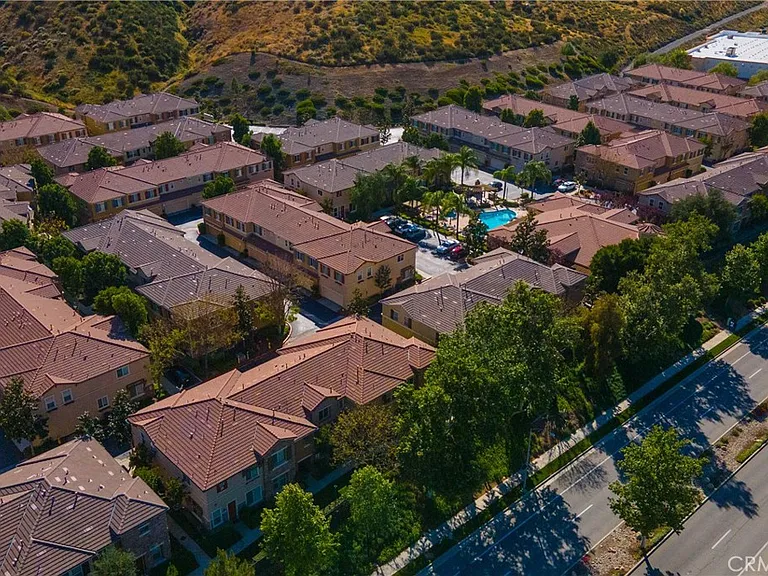 30505 Canyon Hills Dr — Photo 43