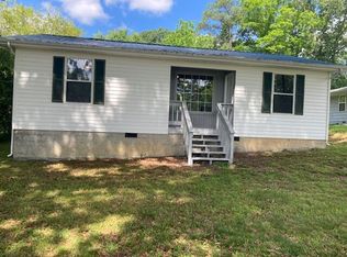 105 Wheeler Ave, Chickamauga, GA 30707