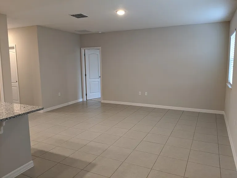 544 Pinecrest Loop — Photo 7