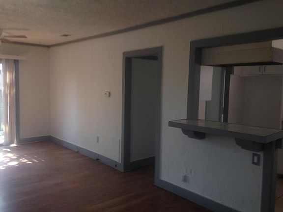 2nd image of 9368 Olympic Blvd