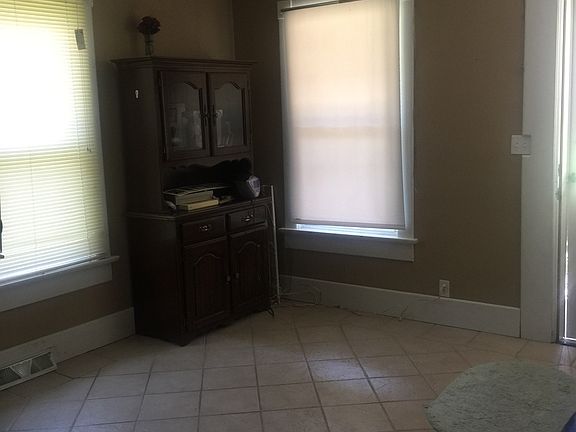 3rd image of 2315 Saint Charles Ave