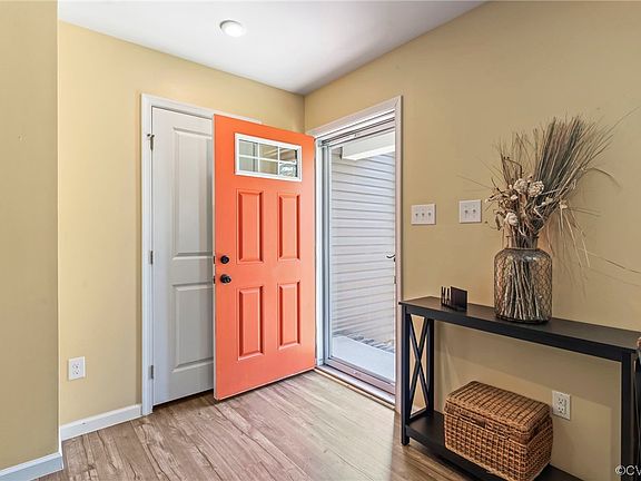 3rd image of 20906 Baileys Grove Dr