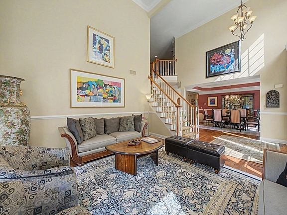 5th image of 79 MACKENZIE LANE SOUTH