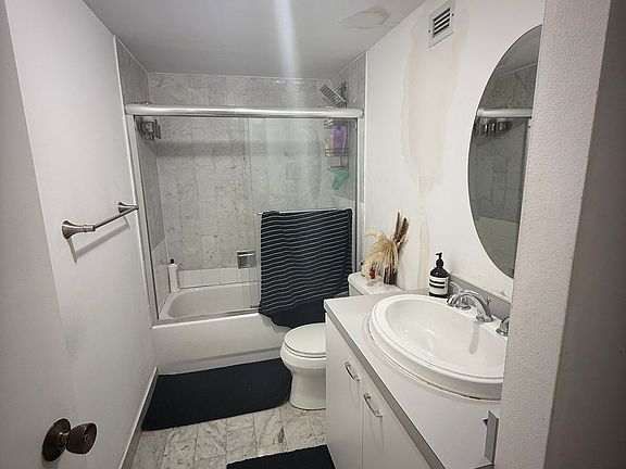 5th image of 1450 Brickell Bay Dr APT 2015