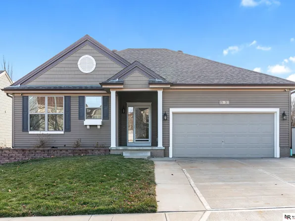 15537 Knudsen Cir, Bennington, NE 68007