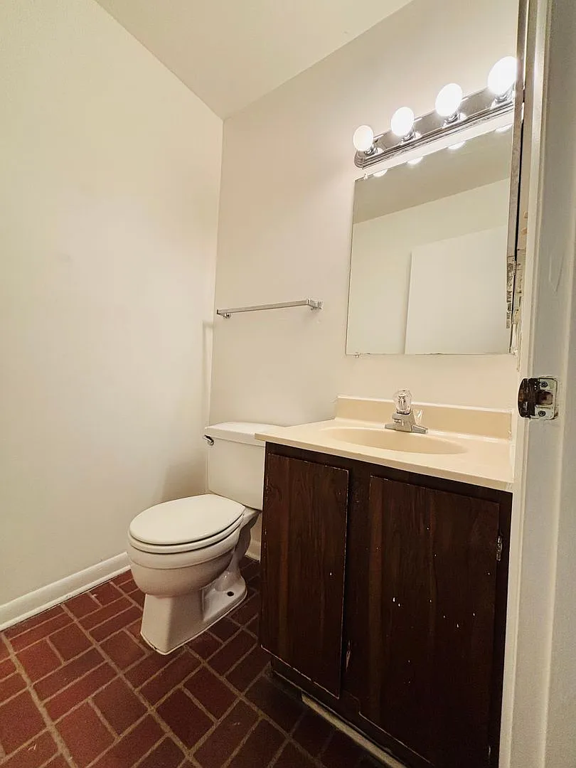 3 Bedroom 2.5 Bath Townhouse — Photo 3