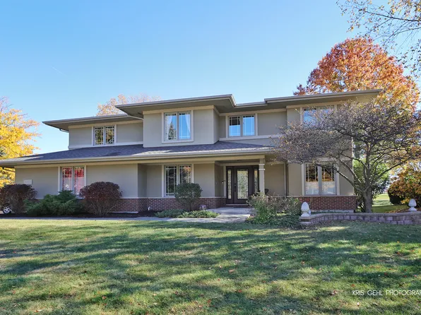 1055 Courtland Pl, Aurora, IL 60502