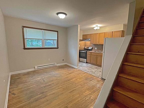 3rd image of 807-809 Fairfield St #807B