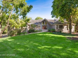 32 Deer Point Dr, Hawthorn Woods, IL 60047