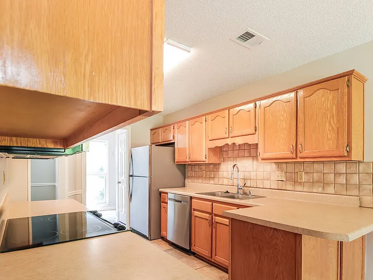 9354 Sarsen Dr — Photo 7