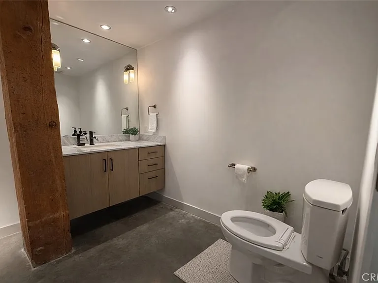 530 S Hewitt St #146 — Photo 15