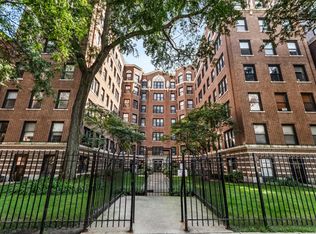 725 W Sheridan Rd APT 204, Chicago, IL 60613