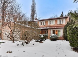 1829 Sherwood Forrest Cir, Mississauga, ON L5K2G6