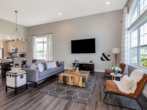 5th image of 5 Mulberry Ln
