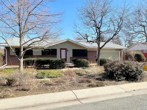 1606 S Welch Circle, Lakewood, CO 80228