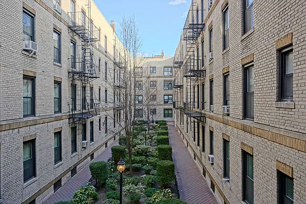 Rented by Compass | media 14