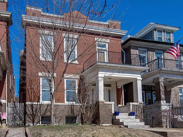 3323 Halliday Ave — Photo 2