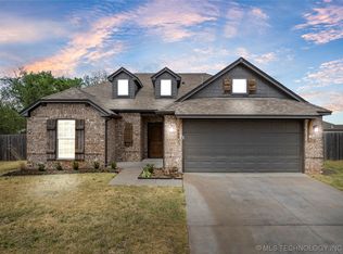 3004 W Charlotte St, Broken Arrow, OK 74011