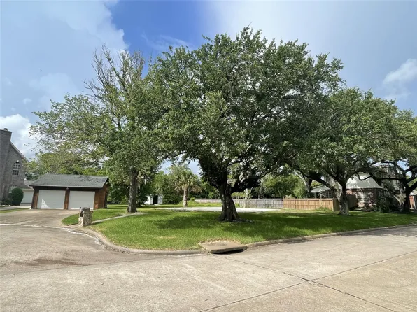 717 Quintana Roo Pl, Seabrook, TX 77586