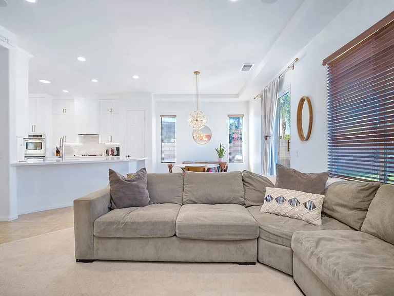 43560 Parkway Esplanade W — Photo 16