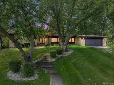 31017 Carriage Hill Rd, Farmington Hills, MI, 48331