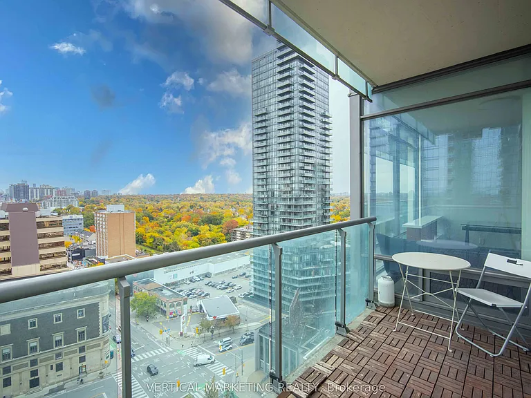 18 Yorkville Ave #1707 — Photo 33