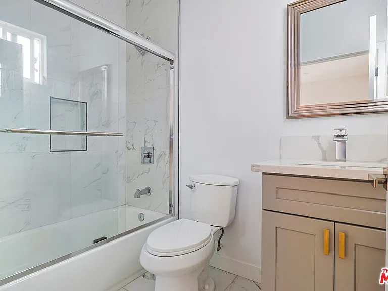 1921 Carmona Ave — Photo 27