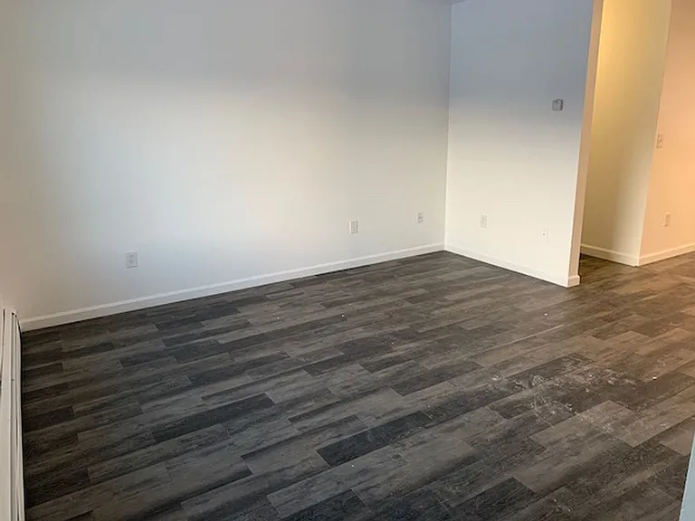 4770 Glasgow Dr — Photo 6