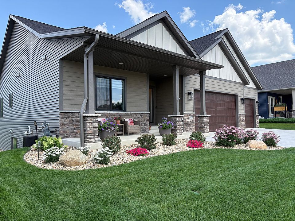 1st image of 2027 Hadley Creek Dr NE