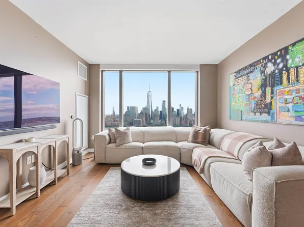 99 Hudson Street image 1 of 41