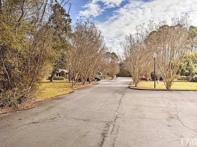 2 Shepherd Ln — Photo 9