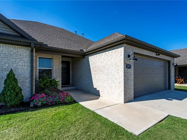 2002 E Hudson Dr, Siloam Springs, AR 72761