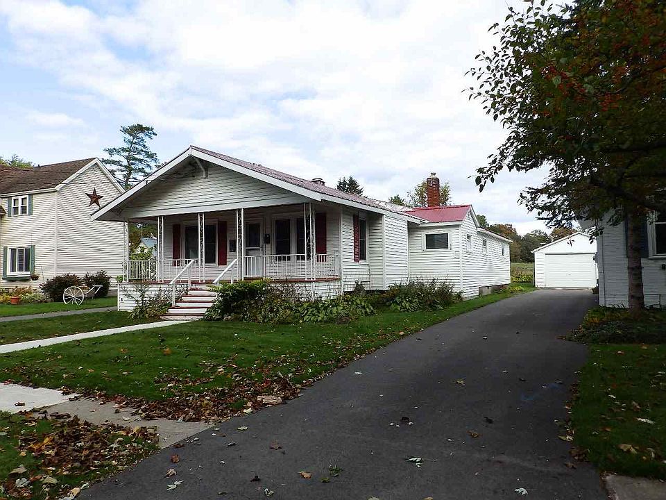 1st image of 22 Pleasant St