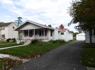 22 Pleasant St, Canton, NY 13617
