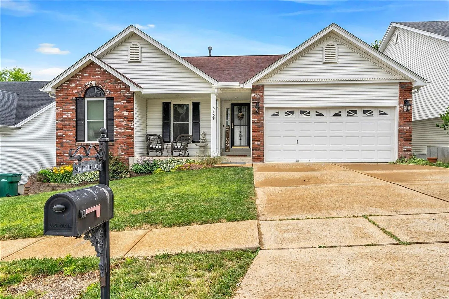546 Winter Garden Dr photo 1