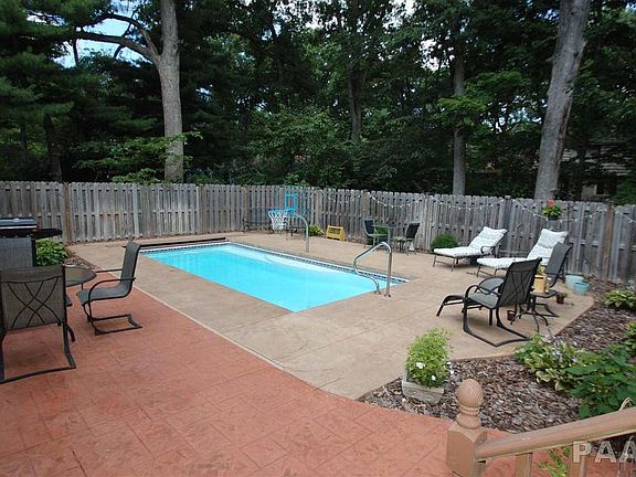 5th image of 921 W Shorewood Ct
