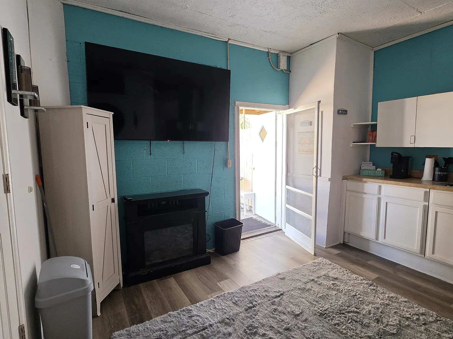12200 Cypress Dr — Photo 2