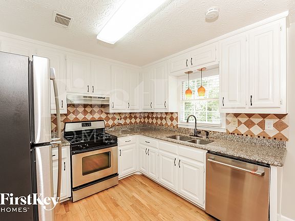 5th image of 4945 Bent Creek Ct