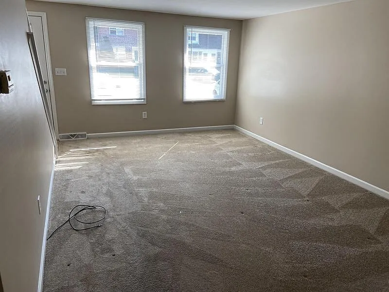 2 bed, 1.5 bath, 1065 sqft, $1,550 — Photo 2