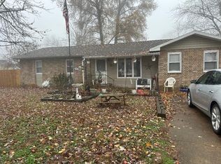 818 Richards Dr, Mountain Grove, MO 65711