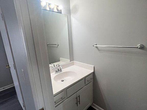 5th image of 284 Northridge Dr APT 1