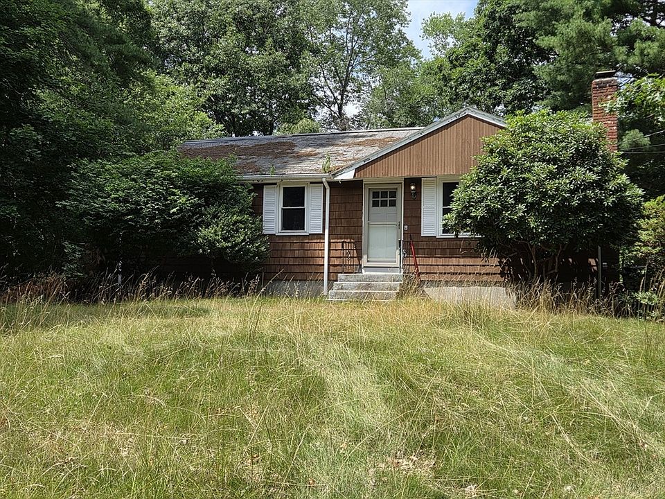 1st image of 23 Eisenhower Dr