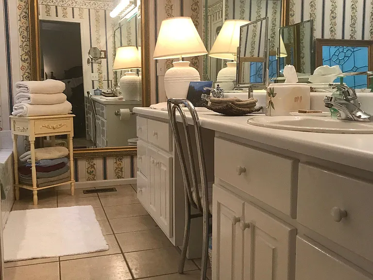 Double vanity in spacious master bath