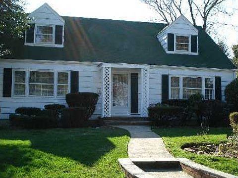 1st image of 121 Bay Dr