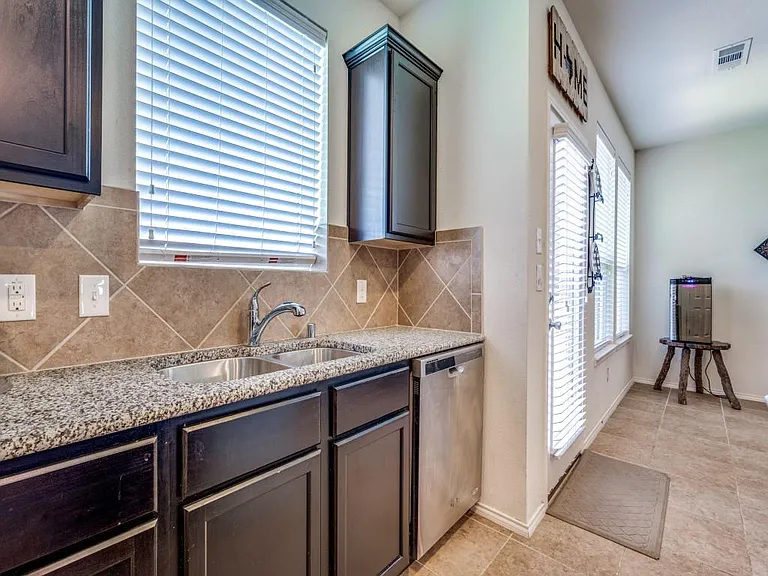1204 Barn Owl Dr — Photo 14