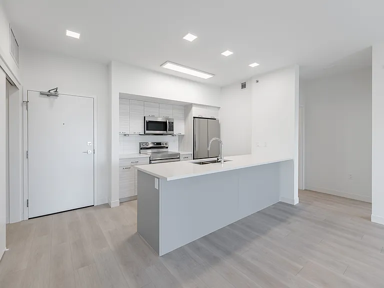 15 Refinery Way — Photo 7