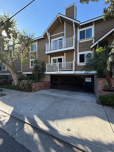 10746 Blix St #202 Photo 1