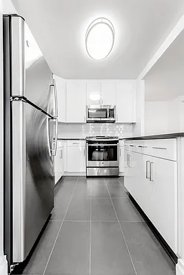 Rented by Olnick Organization | media 10