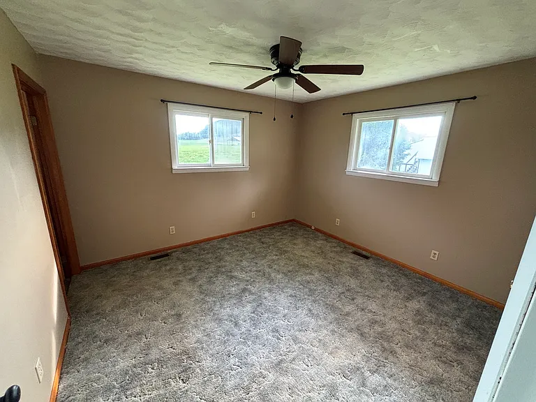 5650 Wallingford Rd — Photo 6