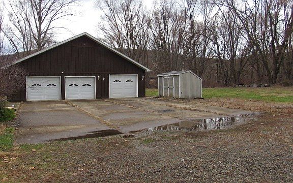 3rd image of 16 Wildlife Ln
